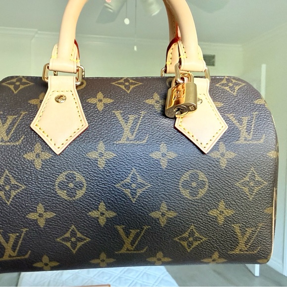 Louis Vuitton Speedy Bandoulière 20 Brown Monogram Handbag - Picture 7 of 13